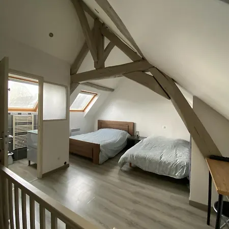 Petite Maison De *